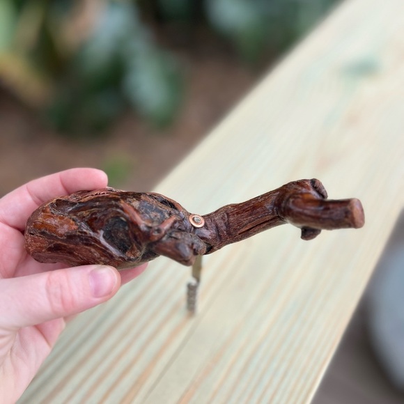 Vintage Wooden Handle Corkscrew - Rustic Grape Vine Wine Opener - Picture 6 of 7